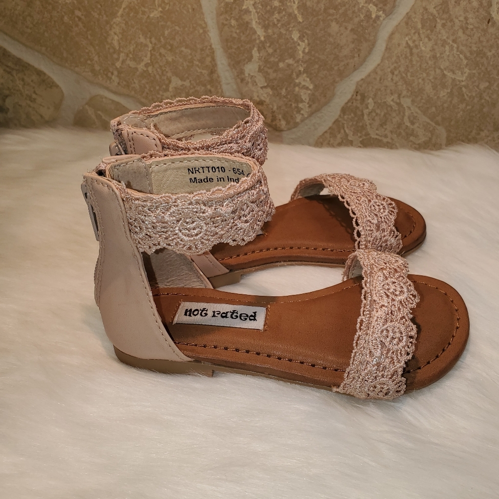GIRLS SANDALS NOT RATED - Picture 10 of 12